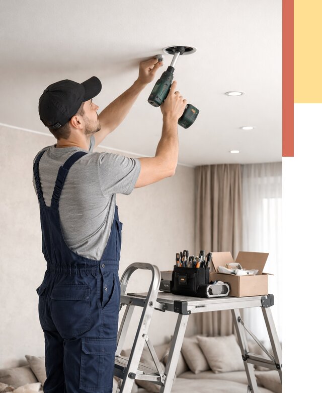 Установка и монтаж точечных светильников в натяжной потолок в Александрове от 1928 руб. | ОТДЕЛОЧНИК-Лкн